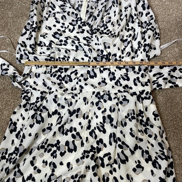 Bebe Romper jumpsuit cross over wrap animal print gray/black back zip SZ LG - Picture 6 of 11
